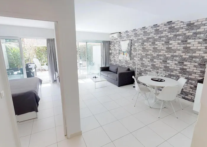 Moderne 2p Avec Terrasse A - Fr-1-196-164 * Mentona