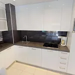 Apartamento Moderne 2p Avec Terrasse à - Fr-1-196-164