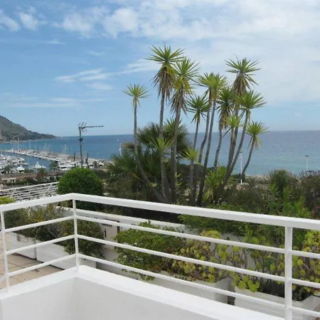 Superbe 2p Rénové Avec Jardin, Piscine Et Proche à - Fr-1-196-164