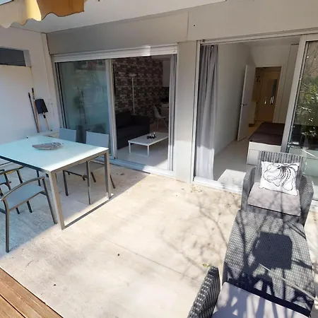 Moderne 2p Avec Terrasse A - Fr-1-196-164 مينتون
