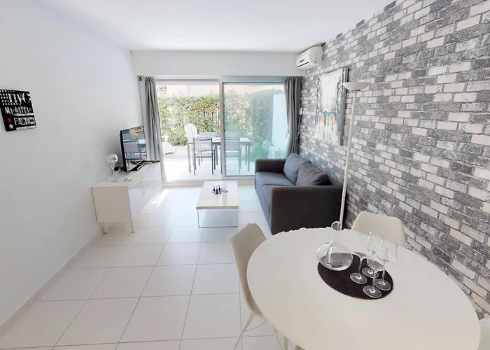 Moderne 2p Avec Terrasse A - Fr-1-196-164 *